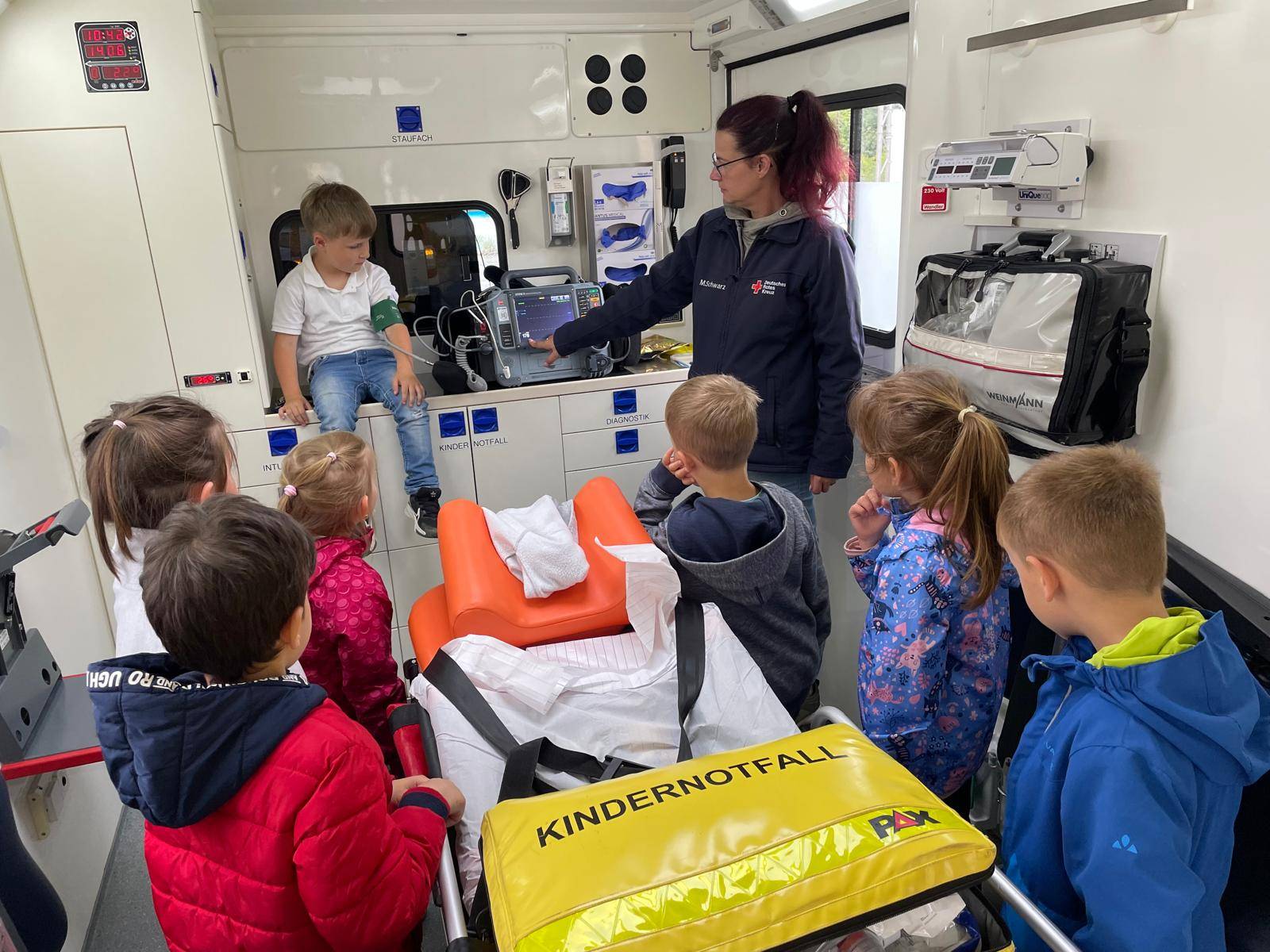 Quelle: Kindergarten St. Josef Immendingen Kinder besichtigen Rettungswagen